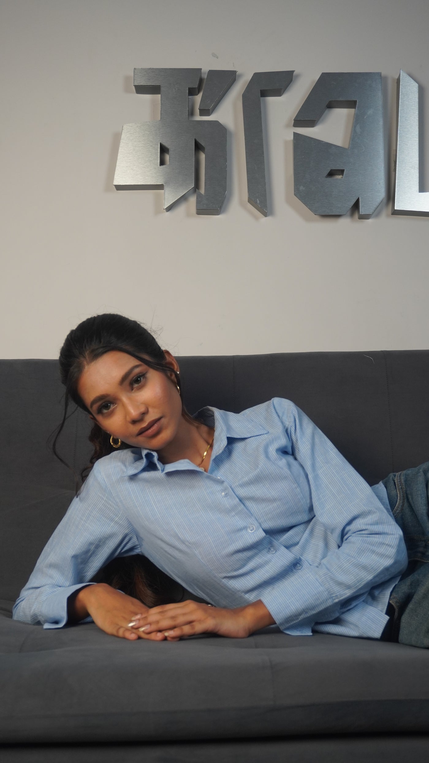 IT GIRL grey shirt